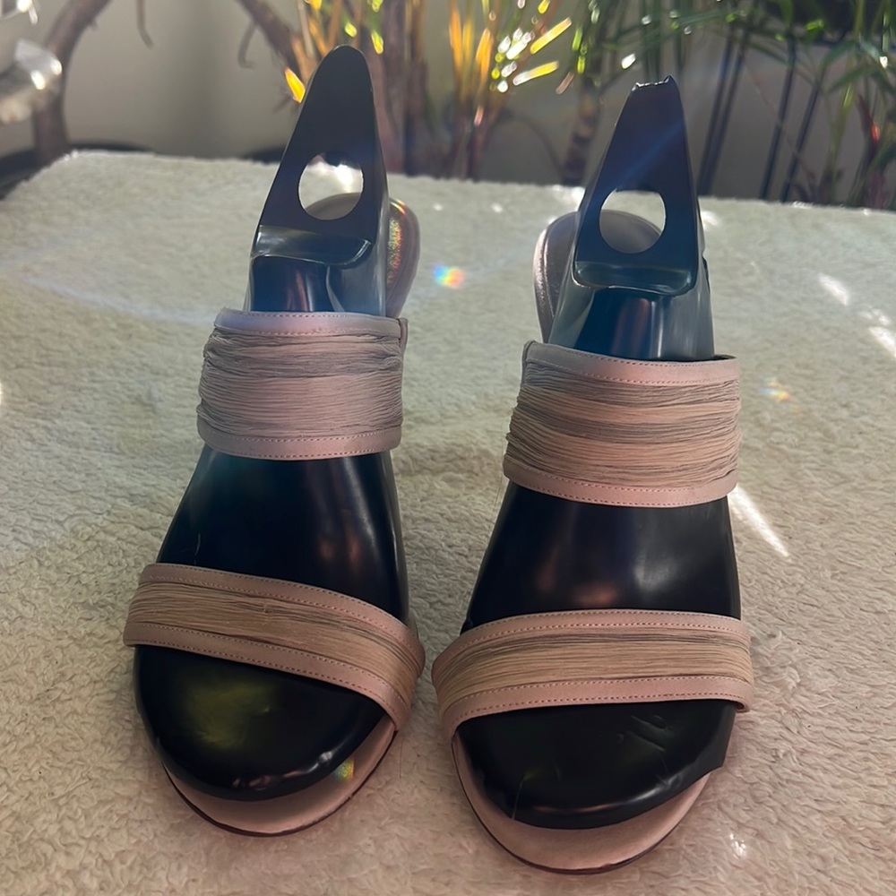Nine West strappy cream colored open toe heel size 9